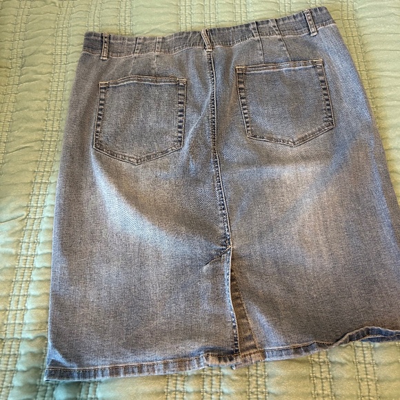 J.Jill Smooth Fit Denim Skirt, size 12 - Picture 3 of 5
